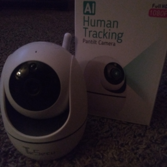 Indoor security camera - Picture 3 of 3